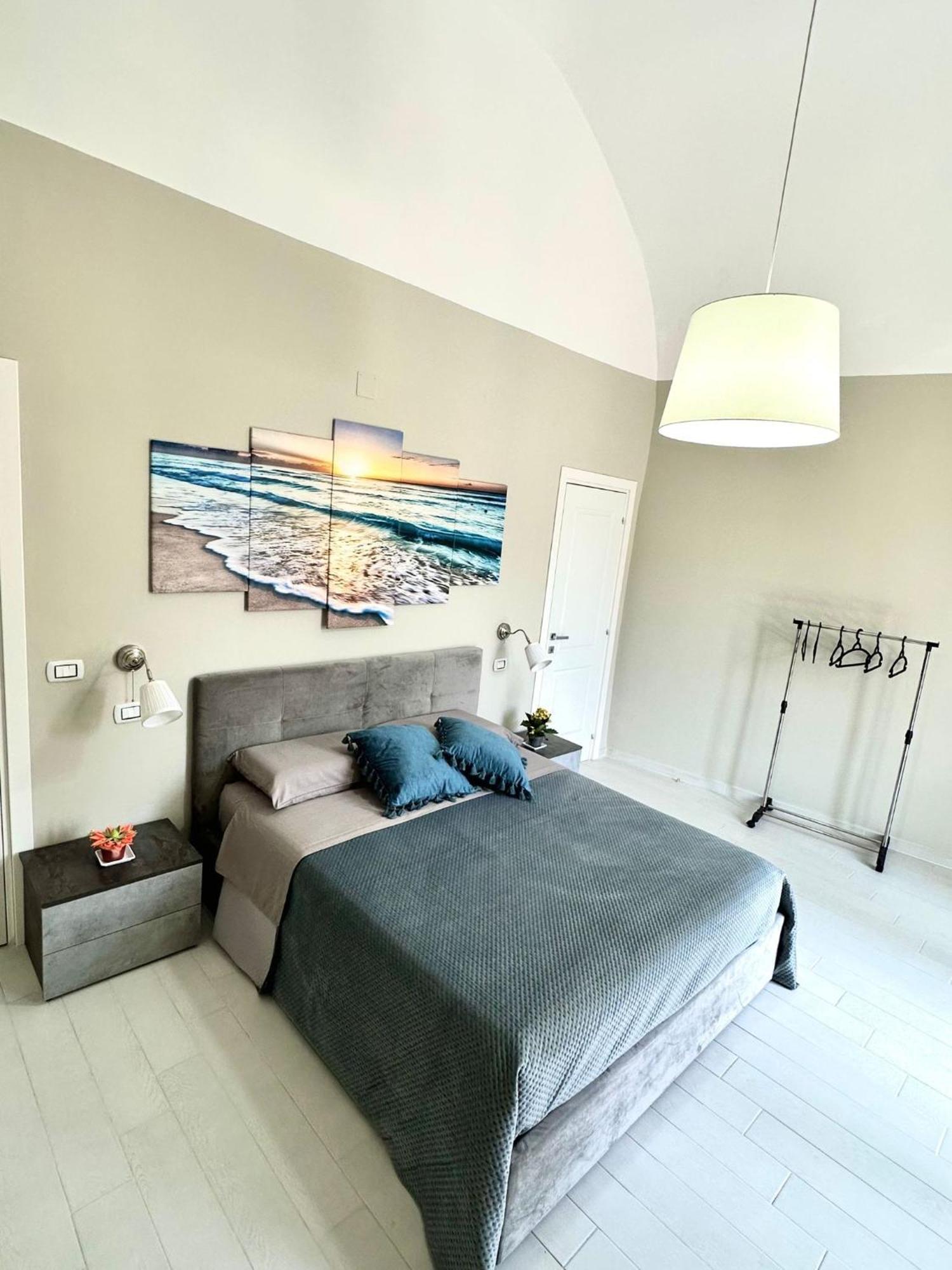 B&B La Reggia Del Sol Трані Екстер'єр фото