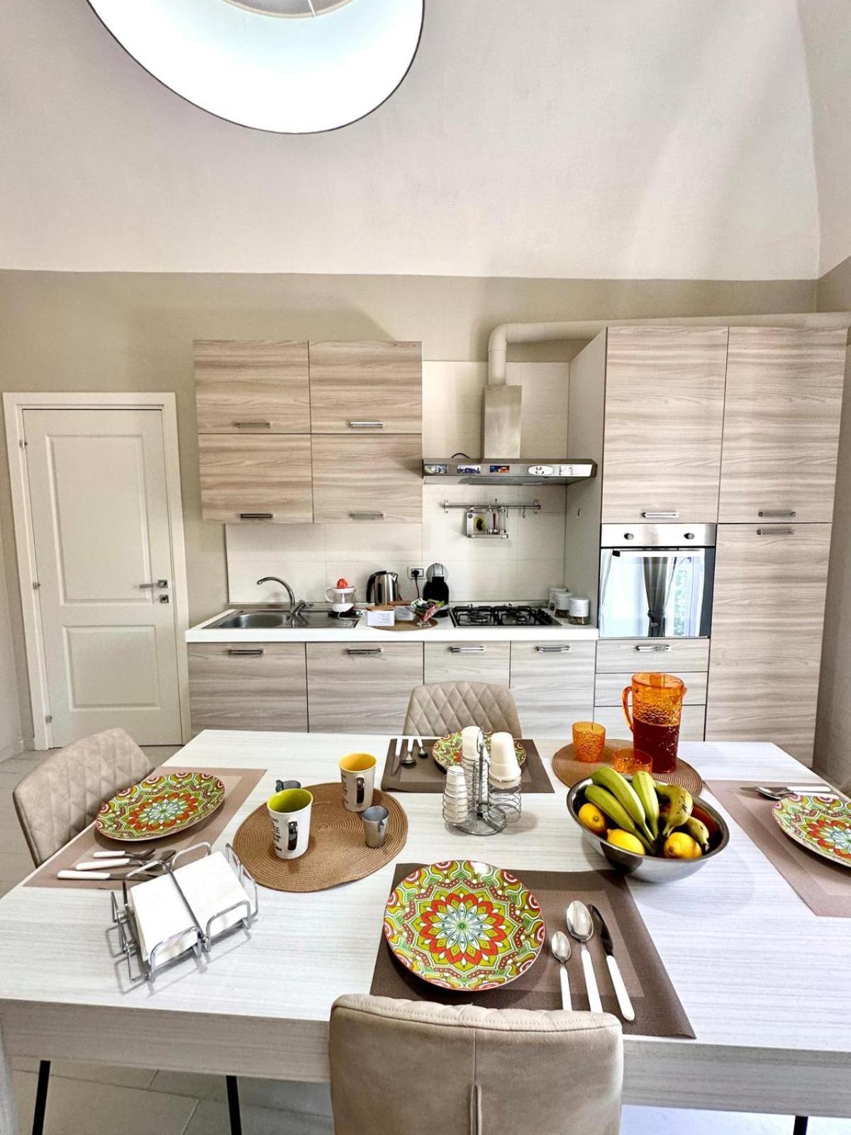 B&B La Reggia Del Sol Трані Екстер'єр фото
